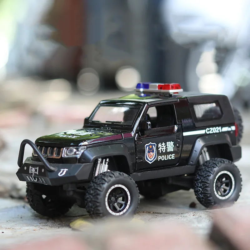 Cool 1:32 bj40 off-road alloy model,children's sound and light pull back 5 open door special police toy car model,free shipping