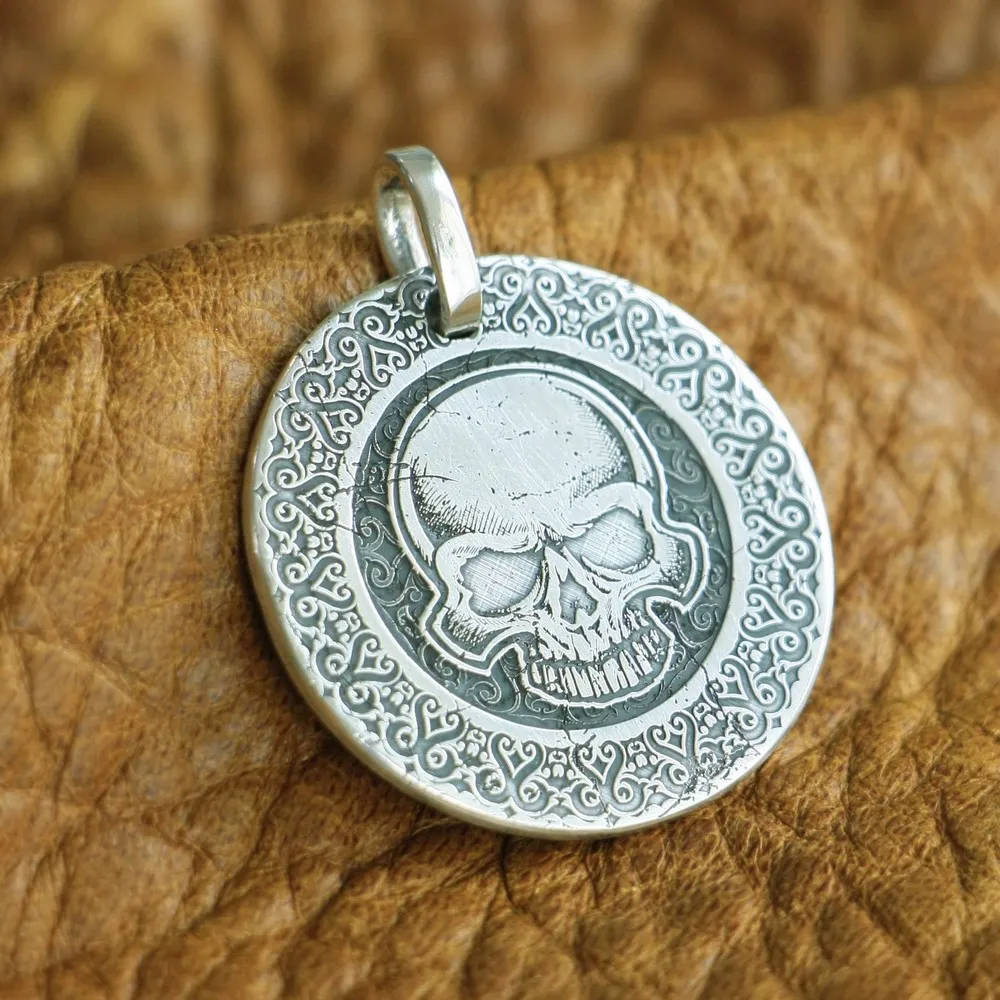 

999 Pure Silver Details Engraved Skull Tag Biker Punk Round Pendant 9X305