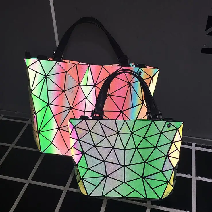 Popularny świecący torba kobiety geometria Tote pikowane Crossbody na ramię Hologram Laser zwykły składane torebki geometryczne duża pojemność