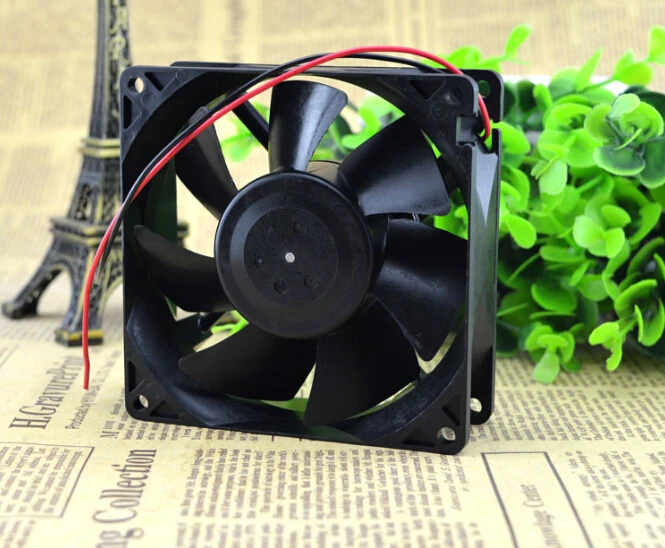 

The original D09C-12PS7 12V 0.50A 9CM 90*90*32 dual ball bearing fan