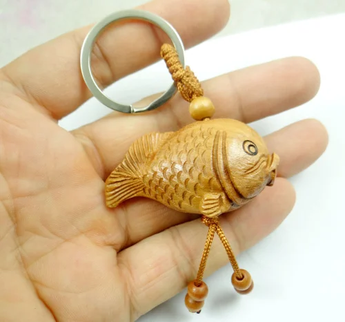 Mahogany Three-dimensional Engraving Key Chain Lifelike fish Pendant Key Ring Jewelry Gift For Car Accessories L22