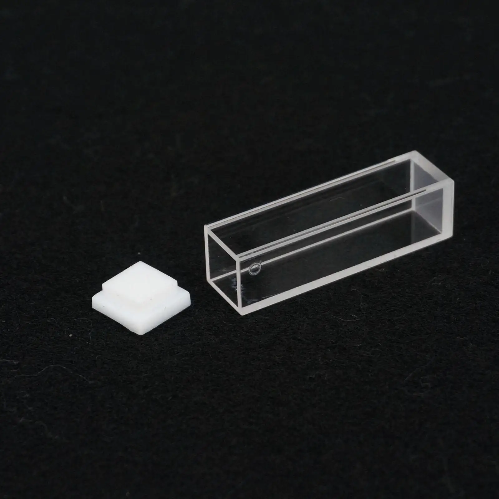 3.5ml 10mm Path JGS1 Quartz Cuvette Cell With Lid For Fluorescence Spectrometer