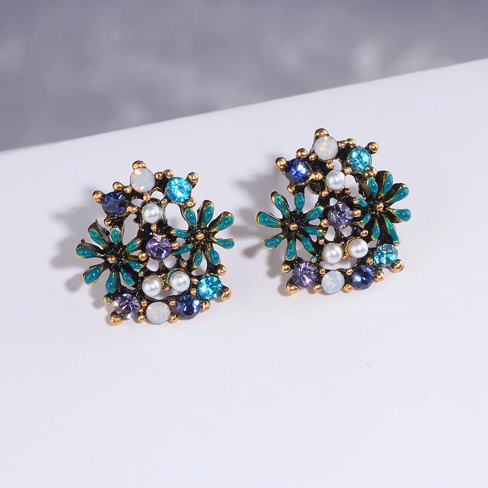 Vintage Sweet Cute Flower Stud Earrings for Women 2019 New Fashion Pearl Crystal Earrings Femme Brincos Wholesale Jewelry WX195