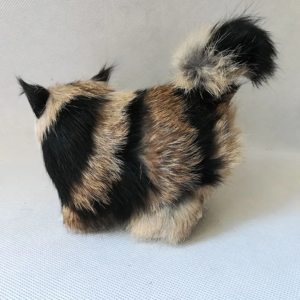 Brinquedo da vida real cerca de 12x13cm cáqui grãos gato modelo de polietileno & peles peludas em pé gato modelo casa decoração presente h1261