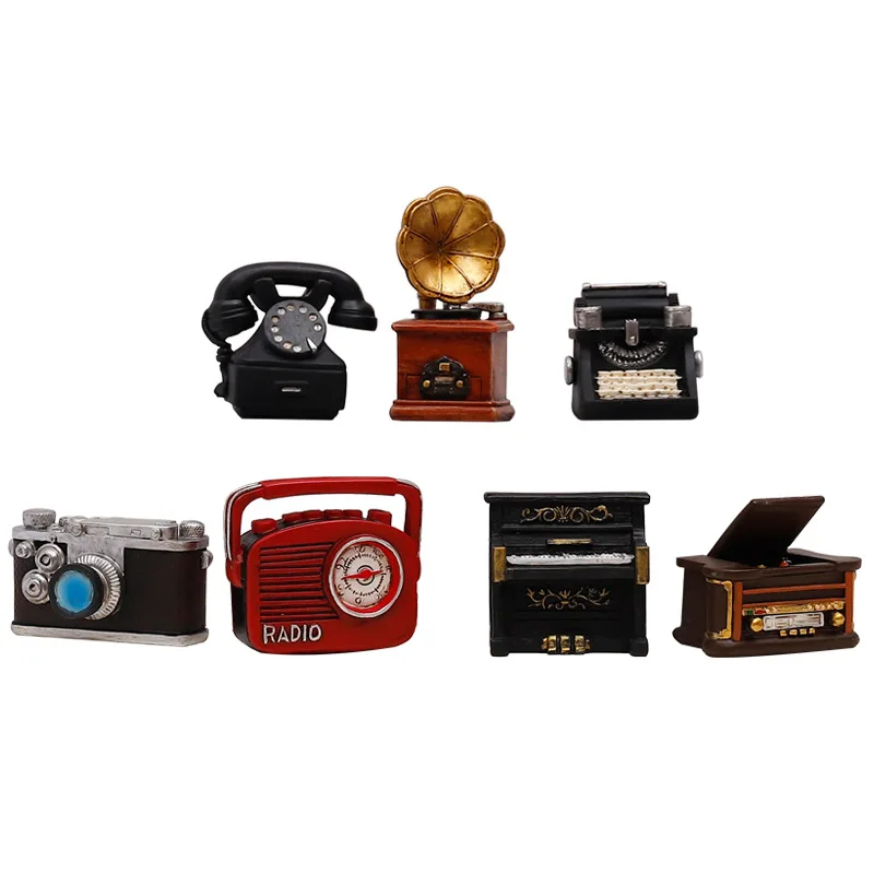 European Retro Nostalgia Mini Small Ornaments Creative Resin Telephone Camera Redio Piano Miniatures Living Area Decorations