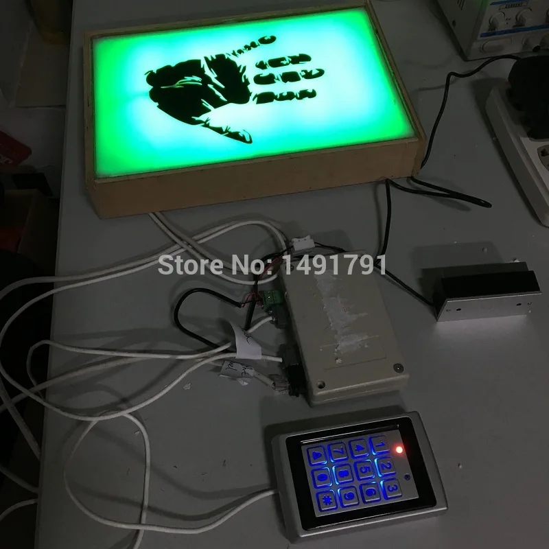 

Palmprint scanner props to open lock real life room escape mysterious door game