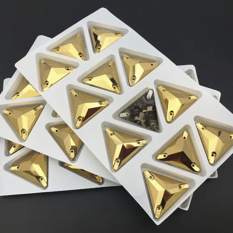 Oro Ematite di Colore 22 millimetri 12pcs Grande Triangolo Cuce sul Rhinestone Del FlatBack di Cristallo di Vetro Cuce Sulla Pietra Per La Cerimonia