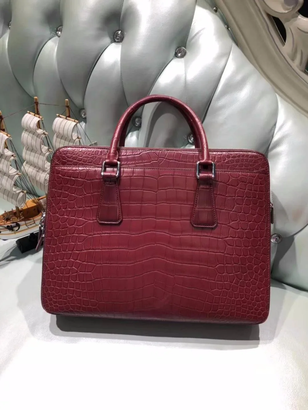 

2018 newly design Men's Genuine/Real 100% Crocodile belly Skin Briefcase official Bag, Crocodile skin Business Men Bag red color