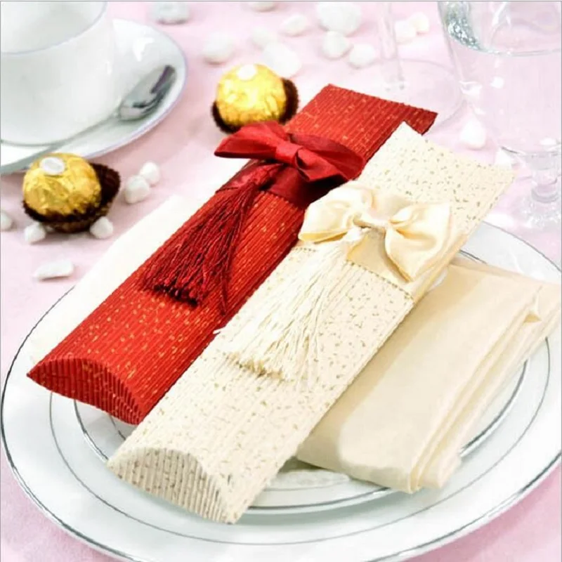 

New Style Kraft Pillow Shape Wedding Favor Gift Box ,Party Candy Boxes with Tassels Bow Wholesales