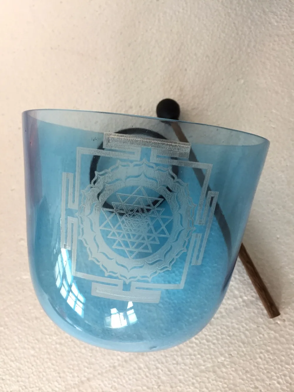 

3rd Octave Light blue Colour Crystal Singing Bowl 7.0Inch,432HZ. Perfect musical note "A" third eye Chakra wcarved design