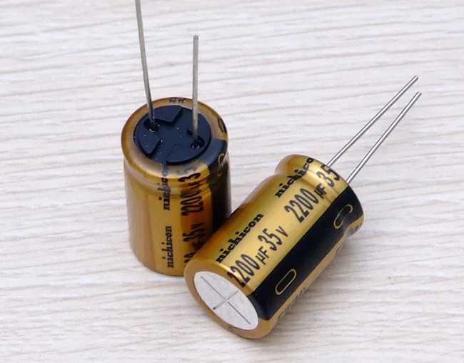 2020 hot sale 10PCS/30PCS new Japanese original nichicon electrolytic capacitor audio FW 2200UF/35V free shipping