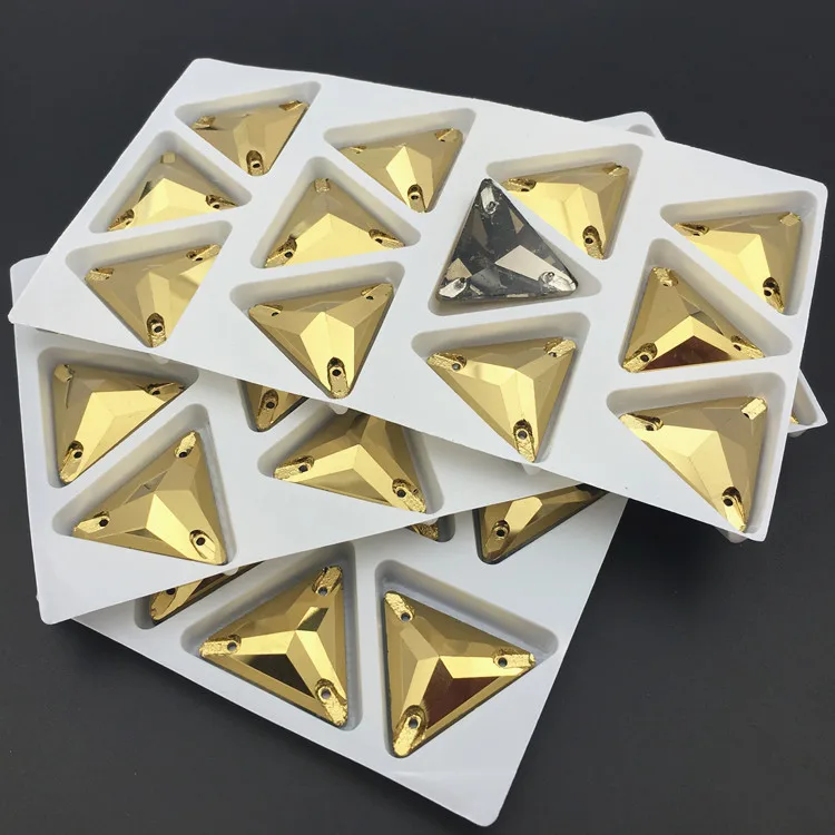 Oro Ematite di Colore 22 millimetri 12pcs Grande Triangolo Cuce sul Rhinestone Del FlatBack di Cristallo di Vetro Cuce Sulla Pietra Per La Cerimonia