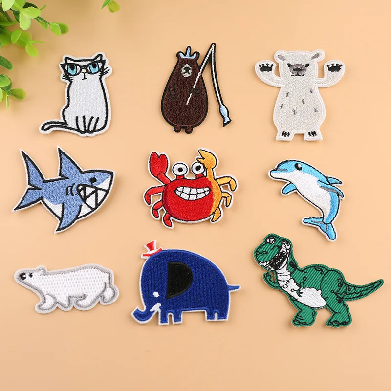 9 pc Del Fumetto di Pesce Orso Gatto Dinosauro Elefante Ricamo Toppe e Stemmi per Abbigliamento di Ferro sui Vestiti Dei Jeans Appliques Distintivo