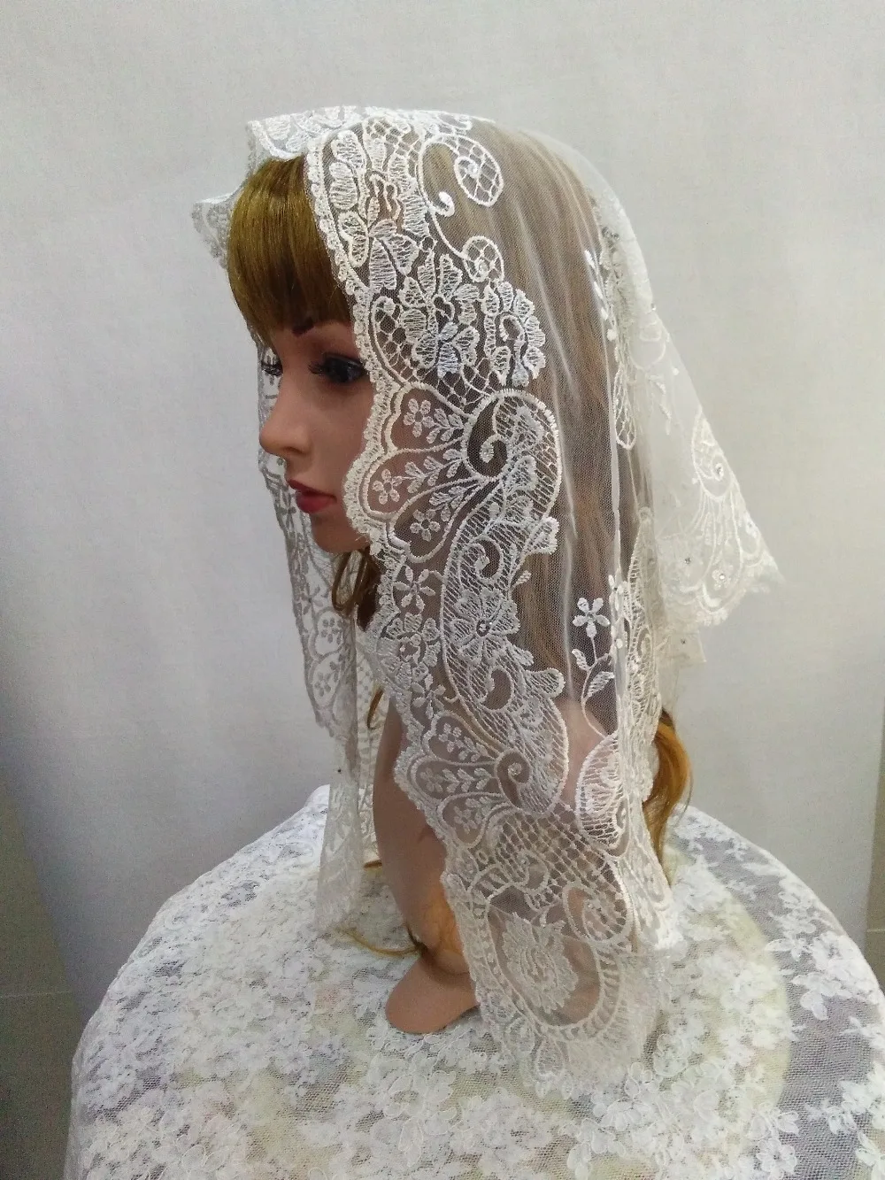 White Spanish Lace Mantilla Chapel Lace Veil retail