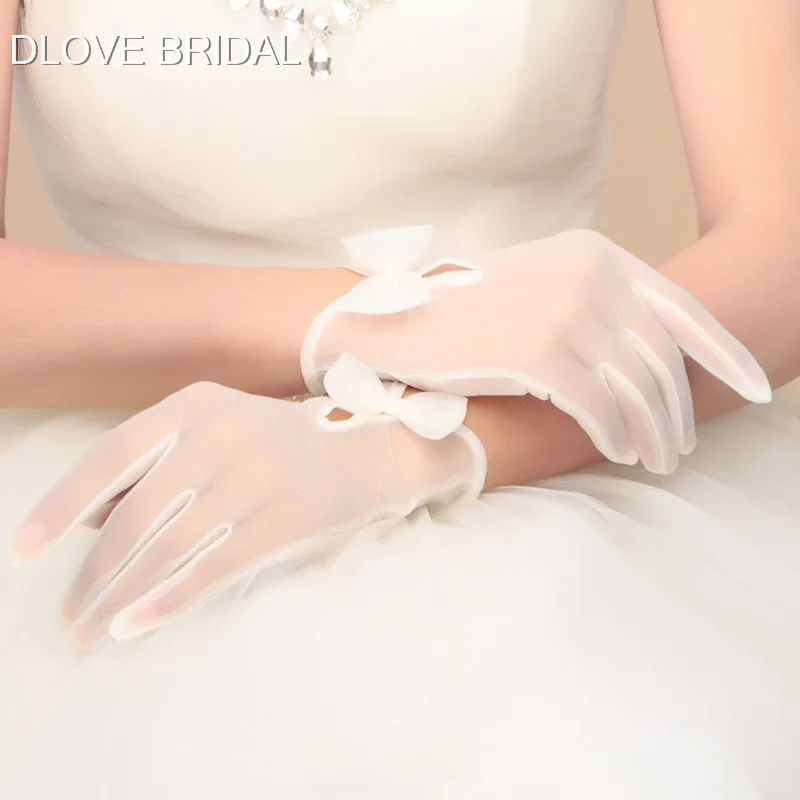 Short Simple Wedding Bridal Gloves with Bow Cheap High Quality Illusion Tulle Wrist Length Full Finger White Ivory