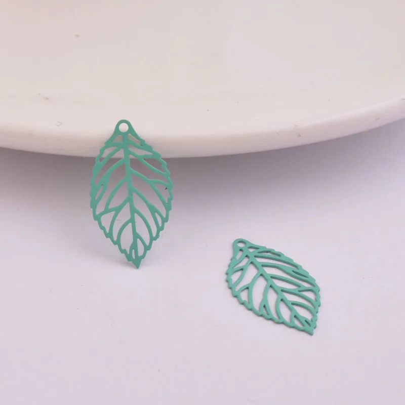 100 Stück/Lot AC2228 20mm*5mm Blatt-Anhänger Filigrane Blätter Anhänger DIY Ohrring-Zubehör – Detail 2