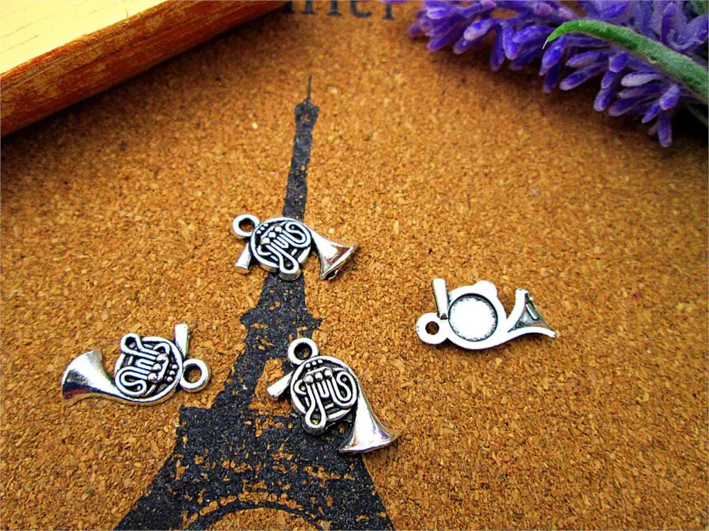 

40pcs-- French Horn Charms Antique Tibetan silver French Horn Charms pendants ,DIY Supplies 16x14mm