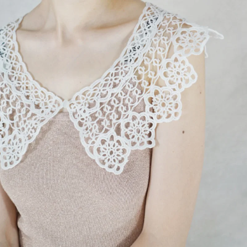 Embroidery collars white cotton  Cotton texture light and three-dimensional classical Woven white openwork flowers Hollow lace