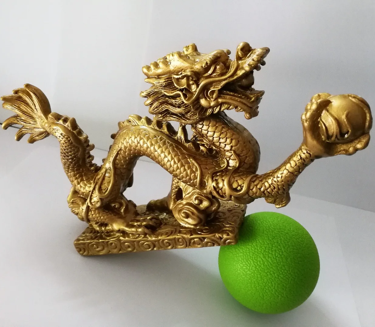 Copper Dragon Figurine Holding a Ball Chinese Geomancy Gold Dragon Figurine Statue Ornaments for Luck and Success