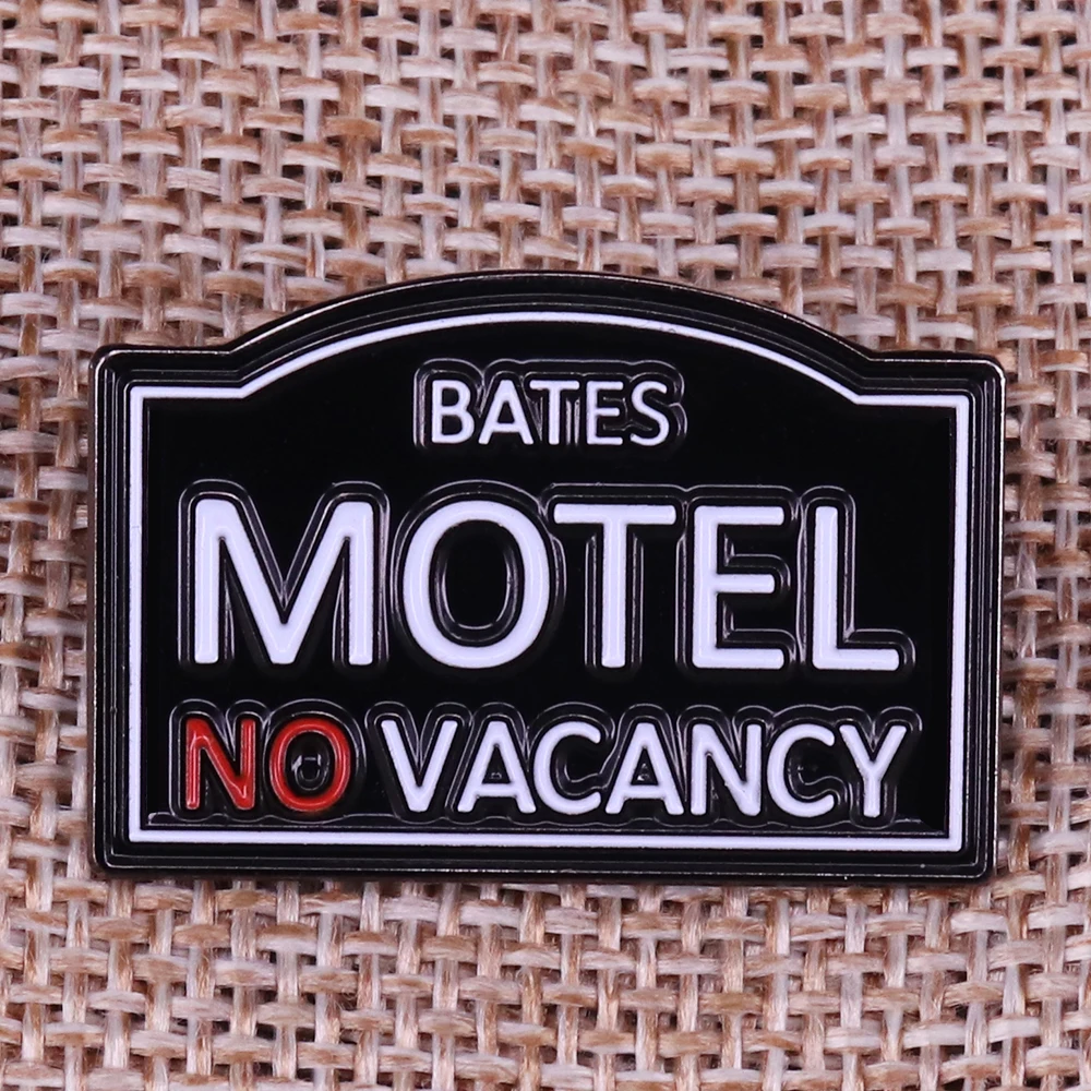 Bates Motel horror Movie Prop Pin Badge Alfred Hitchcock fan gift film lover Brooch