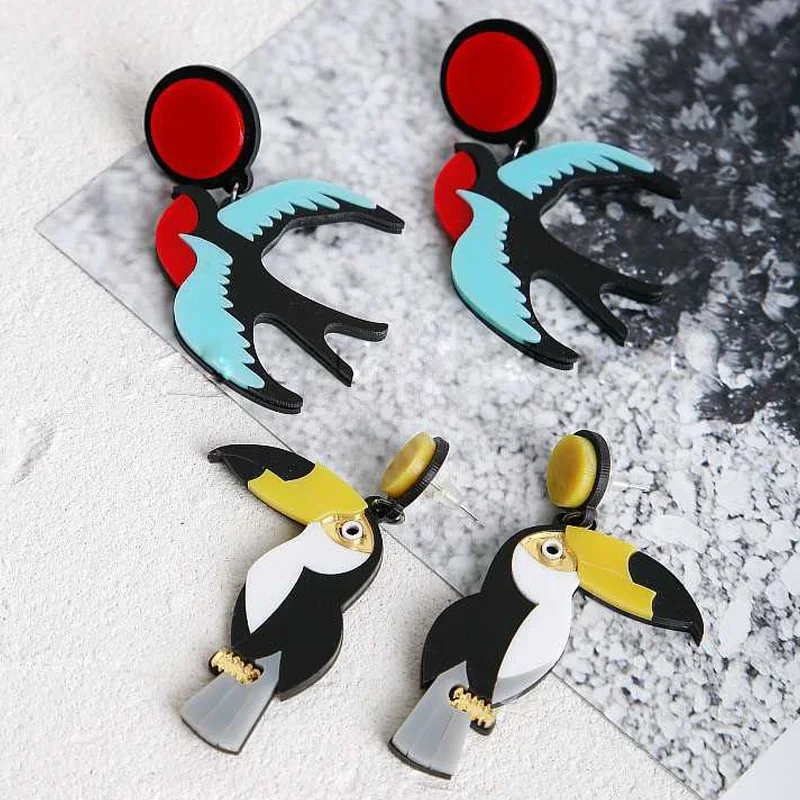 Hot Sell Acrylic Punk Rock Stud Earrings Nightclub Exaggeration Dangle Birds Parrot Stud Earrings for Women Fashion Jewelry Gift