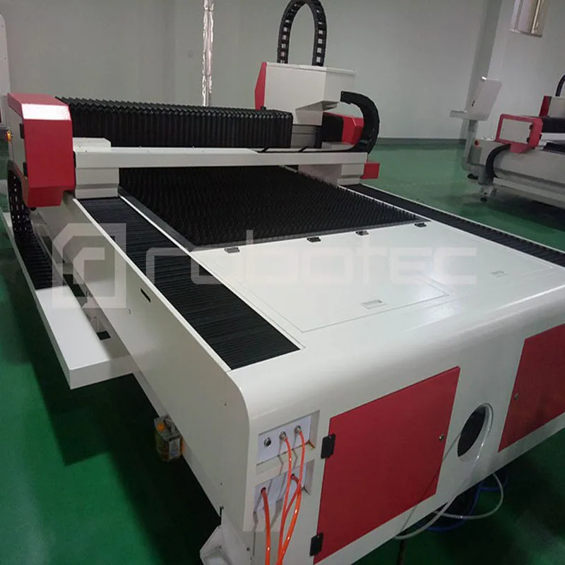 آلة القطع بليزر الألياف Robotec IPG/Raycus 500 وات لآلة القطع بالليزر من ألياف الكربون 8 مم/ألياف الكربون ذات الطاقة الكبيرة