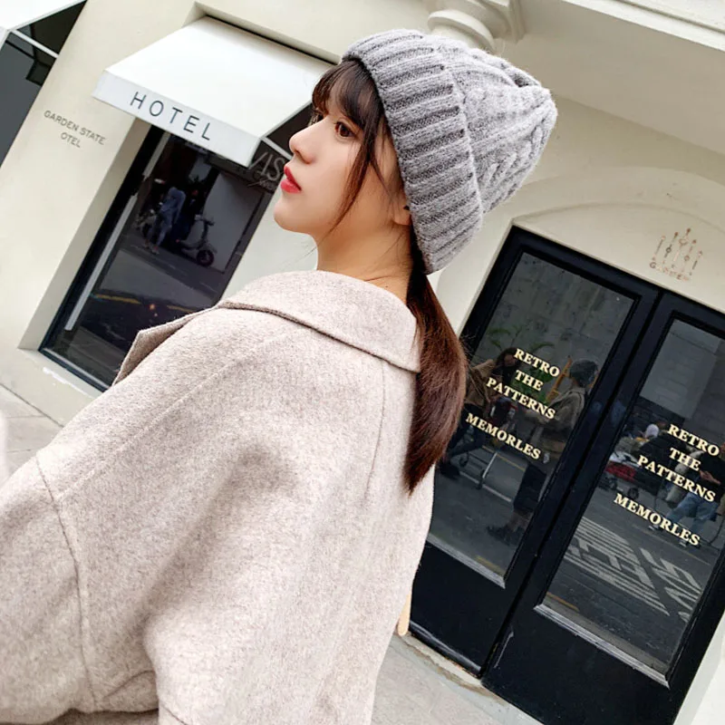 VISROVER 12 colors Autumn winter solid color real acrylic beanies with pompom for man woman cashmere unisex Warm hat wholesales