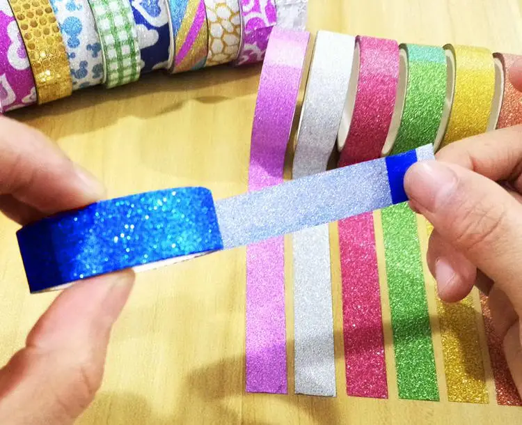 1 Roll/Lot, zufällig 1 rolle kunststoff band mit glänzenden glitter Handwerk material DIY werkzeuge Scrapbooking kit Kreative aktivität artikel Günstige