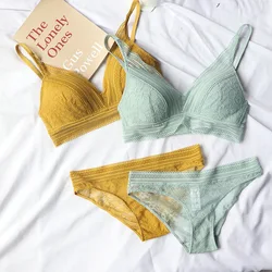 Ropa interior de 4 colores para mujer, Bralette francés ultrafino sin aros, sujetador de realce de copa triangular de encaje Sexy, conjunto de sujetador y bragas de algodón, novedad