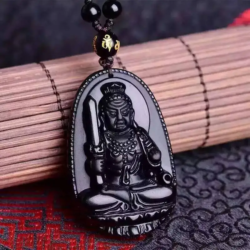 

Natural obsidian Ming king is the patron saint chicken necklace pendant with rope