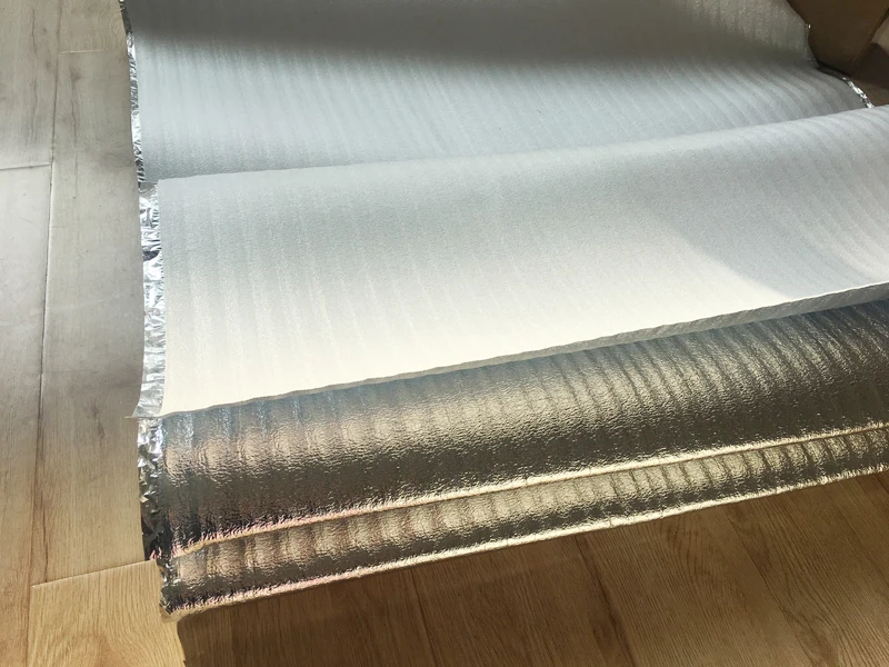 Filme reflexivo da folha de alumínio da espessura do filme 2mm para o aquecimento do assoalho 4 isolação quadrada do medidor 0.5m x 8 medidores