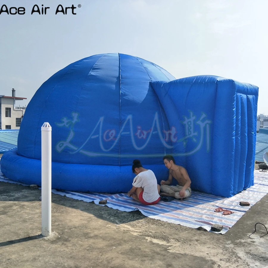 Tente dôme gonflable de planétarium de couleur bleue, dôme d'astronomie avec une plus grande porte pour les salons commerciaux au japon