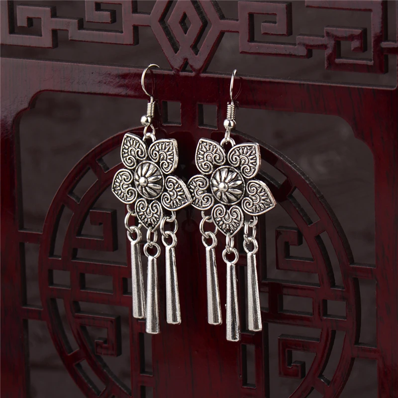 2020 Ethnic Indian Women\'s Flower Hollow Gypsy Silver Color Drop Earrings Cylindrical Tassel Boho Tribal Jewelry India Jhumki