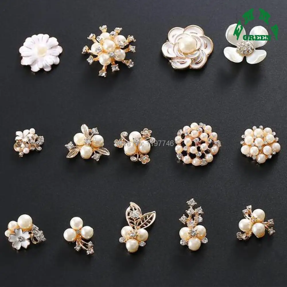 

Pearl Bouquet Cluster Flower Buttons Rhinestone Embellishment 5 pcs Flat Back Scrapbooking for Christmas Article Handmade