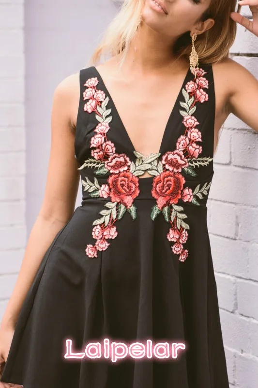 New Sexy Women Deep V-Neck Embroidery Floral Vintage  Sleeveless Vestidos Back Zipper Clothes Laipelar