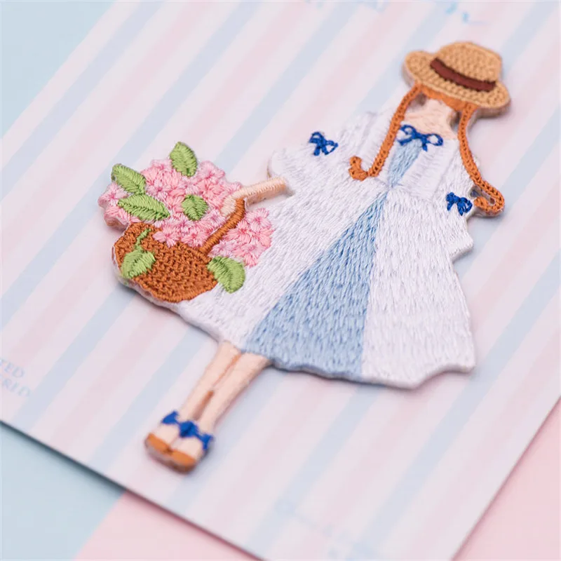 1PCS Spezielle Blume Mädchen Stickerei Patch Eisen Auf Patches Für Neue Jahr Kleidung Mit Kleber Tasche Telefon Hut Kleid Buch DIY Aufkleber – Detail 1