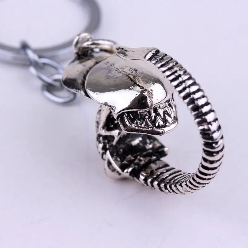 dongsheng Movie Alien Vintage AVP Ornaments Alien Predator Keychains Classic accessories for Women men Jewelry Metal Keyrings-50