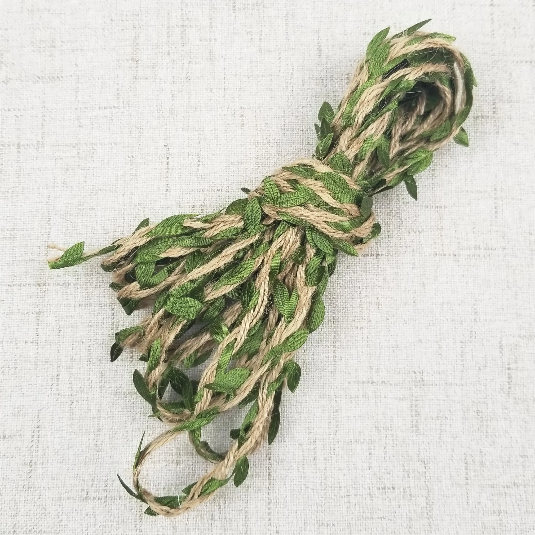 

10m/lot Hemp Rope With Green Leaves vine wedding Decorated Rope DIY Hang Tag Cords rattan Party Fabric Woven Gift Packing String