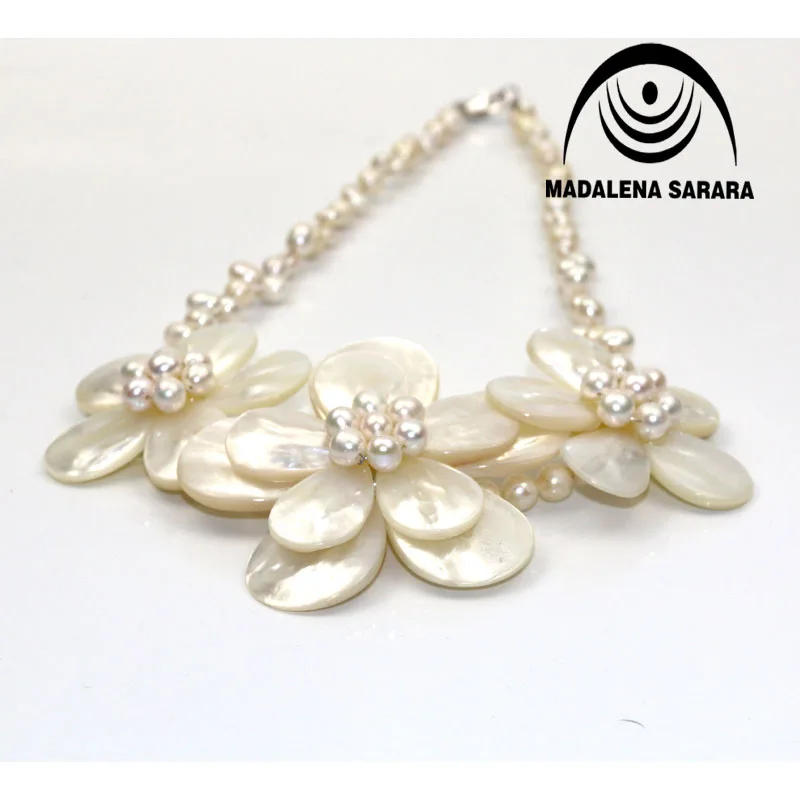 MADALENA SARARA Hot Sale Elegant Princess Style  7mm Baroque Freshwater Pearl Five Shell Flower Necklace 18