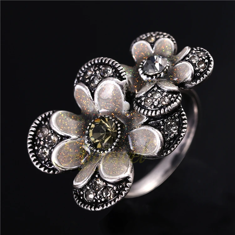 Ajojewel Vintage Fashion Double Flower Women Ring Black Rhinestones Antique Jewelry Retro Style Beautiful Gifts