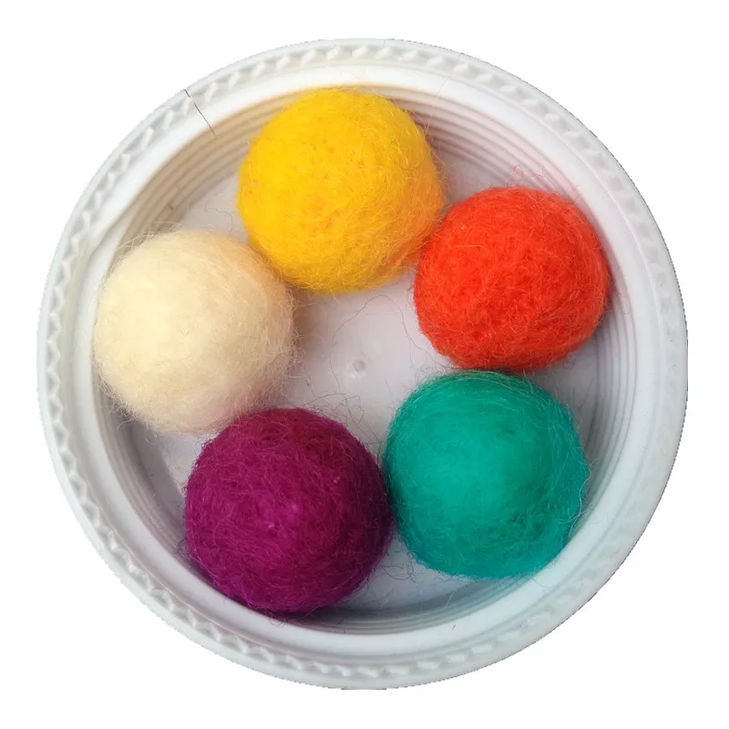 Factory wholesale Lime Green Color Handmade wool felt ball 200pcs 20mm diy Felting Garland For Rugs jewelry beads home Decor