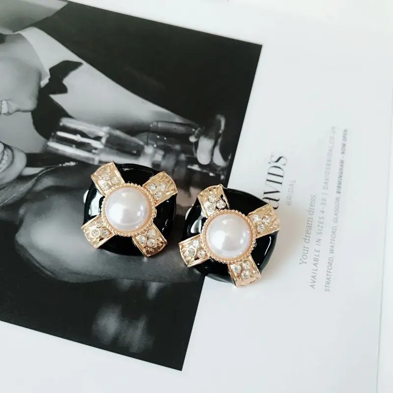 New Square Alloy Black Enamel Crystal Elegant Sweet Pearl Clip Earrings