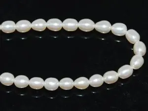 Wholesale 16 inche 2-3mm White Rice Natural Fresh Water Pearls Loose Strand