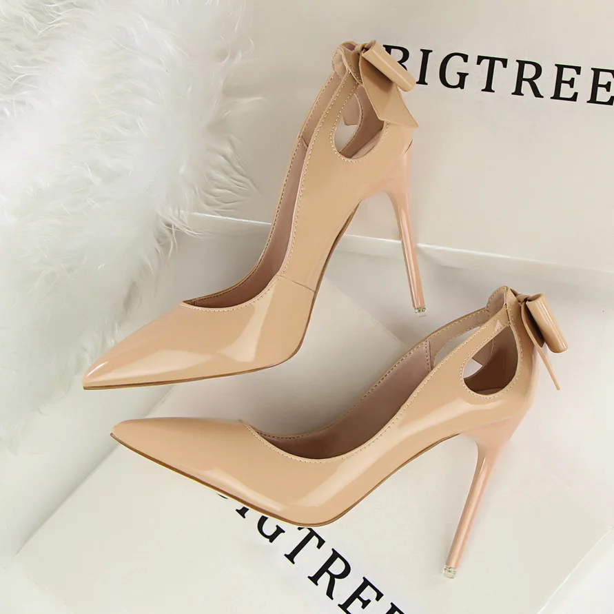 

2024 New Autumn Fashion Solid Patent Leather Shallow Women Pumps Sexy Cut-Outs Bowtie Pointed Toe High Heels 10cm Women Shoes