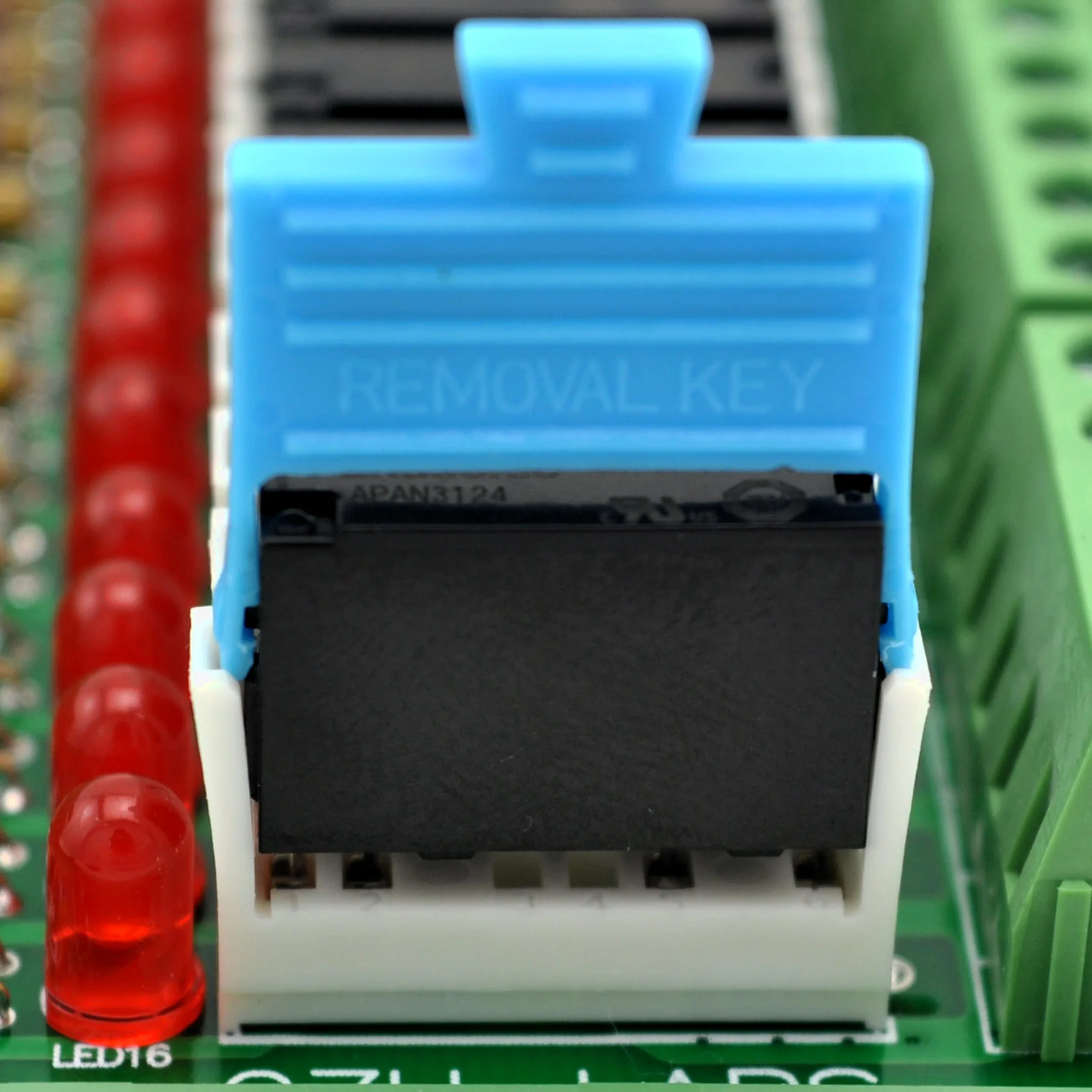 Slanke Panel Mount DC12V Sink/Npn 4 SPST-NO 5A Power Relais Module, APAN3112