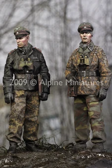 

1/35 model kit resin kit LAH Officers in the Ardennes Set (2 figures)2