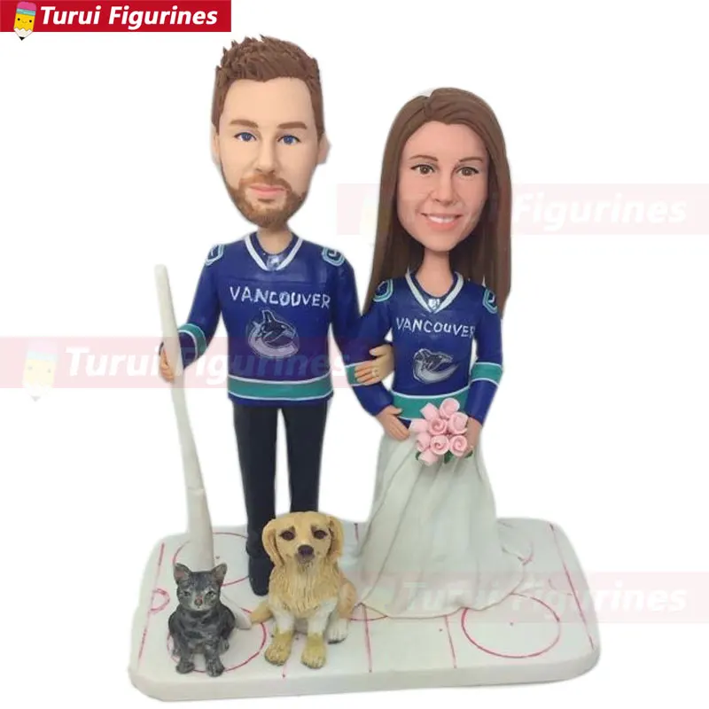 

Ice Hockey Valentine Gift Personalized Bobble Head Clay Figurines Based on Customers' Photos Using As Wedding or Birthday Cake T