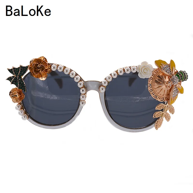 Baroque Retro Sunglasses Bee Pearl Decoration Exaggerated Women Sunglasses Holidays Nightclub Fashion Outdoor Accessories