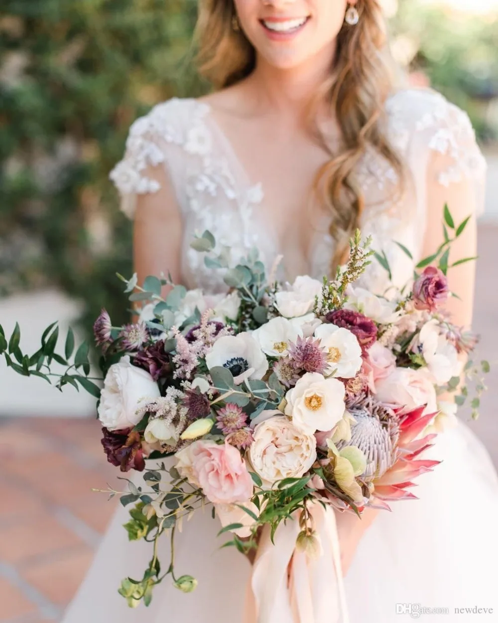 Robe de mariée en dentelle style bohème, col en V, manches courtes, Sexy, dos nu, sur mesure, coupe trapèze, 2019