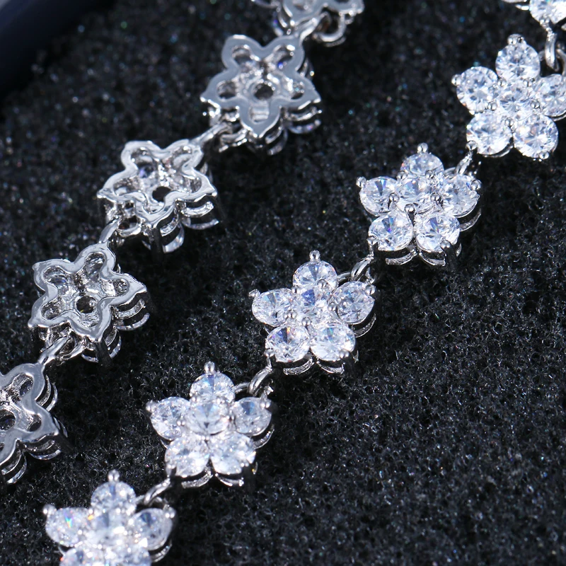 EMMAYA Famous Brand Jewelry AAA Cubic Zircon Stones Five Leaves CZ Flower Connected Bracelets For Women